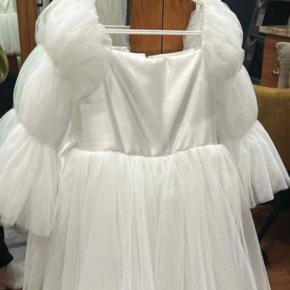 White girl formal flower girl dresses (multiple sizes) - Picture 2 of 3